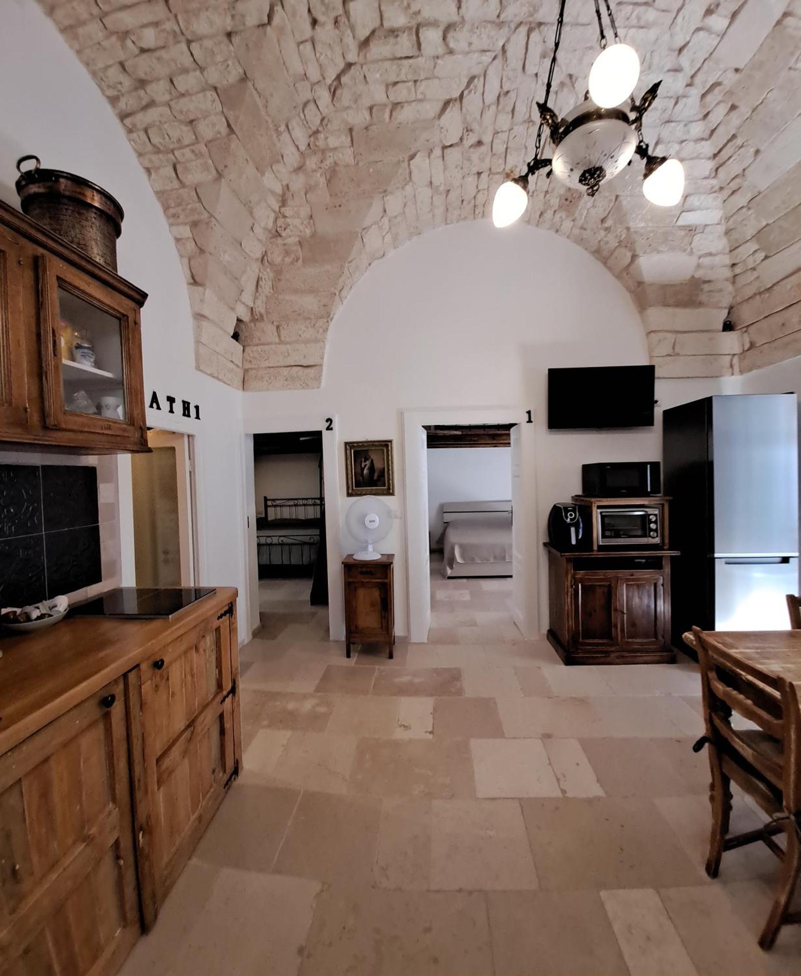 Hotel Petrakis House Ostuni Esterno foto