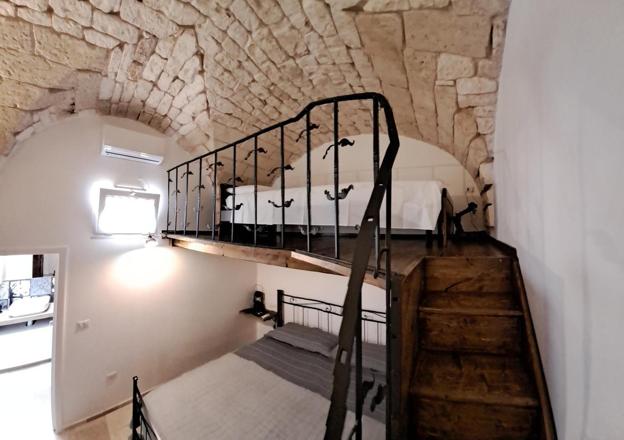 Hotel Petrakis House Ostuni Esterno foto