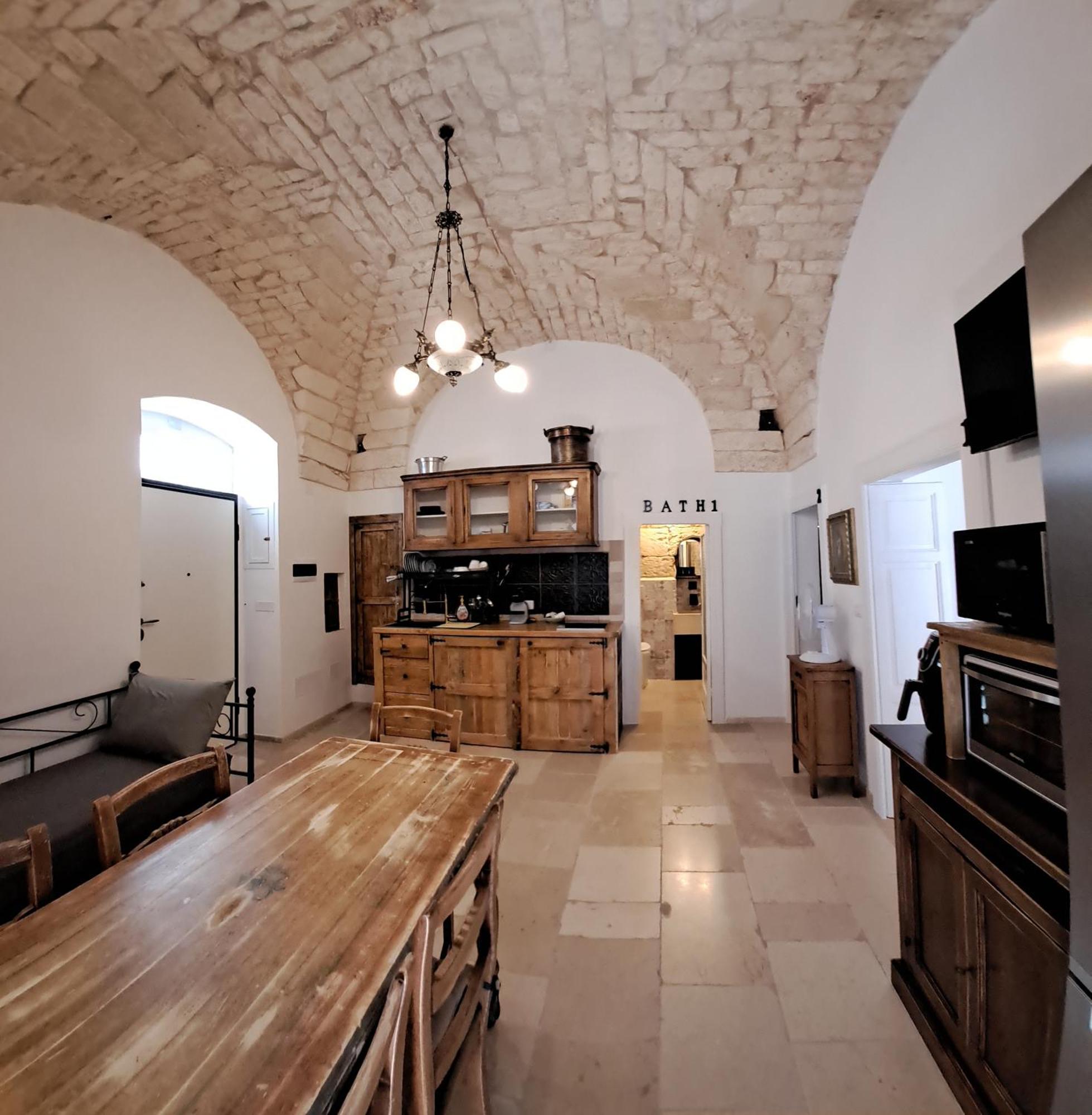 Hotel Petrakis House Ostuni Esterno foto
